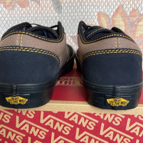 Vans • WMNS Atwood
Outcore Phantom/Black
VN000CX8B29
Sneakers - Picture 12 of 16